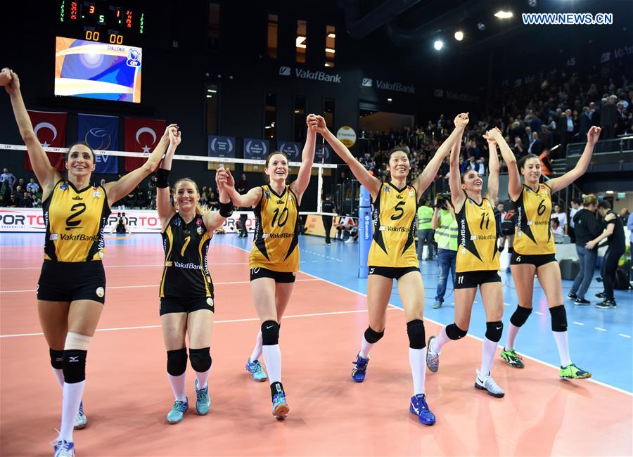 Vakifbank player Zhu Ting (R 3rd) and her teammates greet supporters after CEV Champions League Group D match between Vakifbank and Eczacibasi in Istanbul, Turkey, on Feb. 22, 2017.
