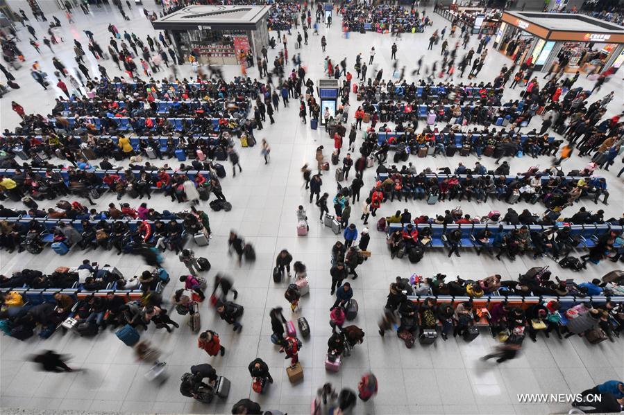 Changchun Railway Station is expected to recieve over 70,000 passengers everyday during the travel rush between Feb. 26 and Feb. 28