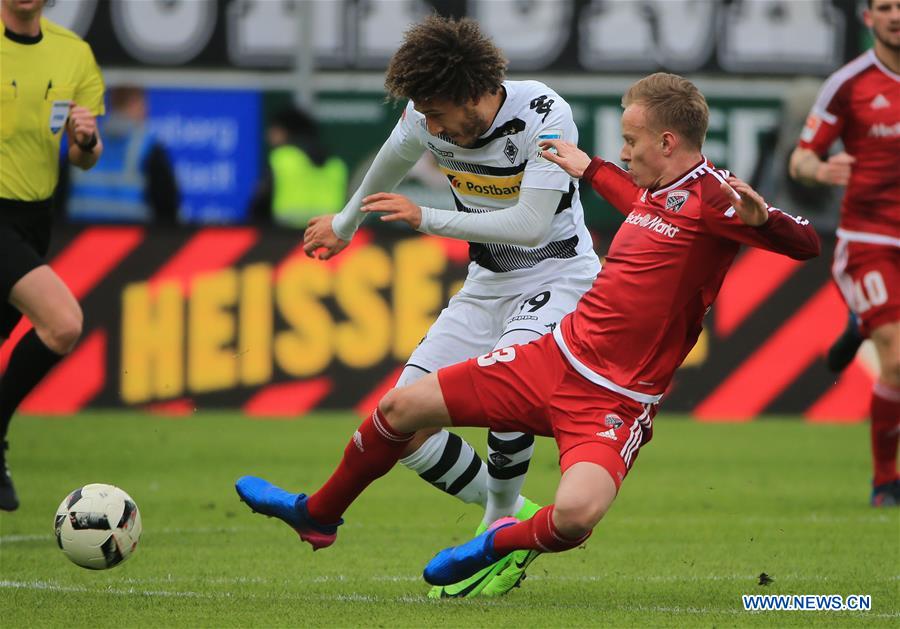 Moenchengladbach's Fabian Johnson (L) vies with Ingolstadt's Florent Hadergjonaj during a German Bundesliga match between FC Ingolstadt 04 and Borussia Moenchengladbach in Ingolstadt, Germany, on Feb. 26, 2017. Ingolstadt lost 0-2. (Xinhua/Philippe Ruiz) Moenchengladbach's Fabian Johnson (L) vies with Ingolstadt's Florent Hadergjonaj during a German Bundesliga match between FC Ingolstadt 04 and Borussia Moenchengladbach in Ingolstadt, Germany, on Feb. 26, 2017. Ingolstadt lost 0-2. (Xinhua/Philippe Ruiz)
