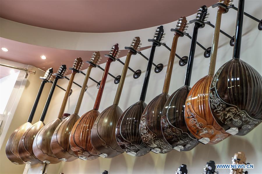 GREECE-ATHENS-HANDMADE MUSICAL INSTRUMENTS