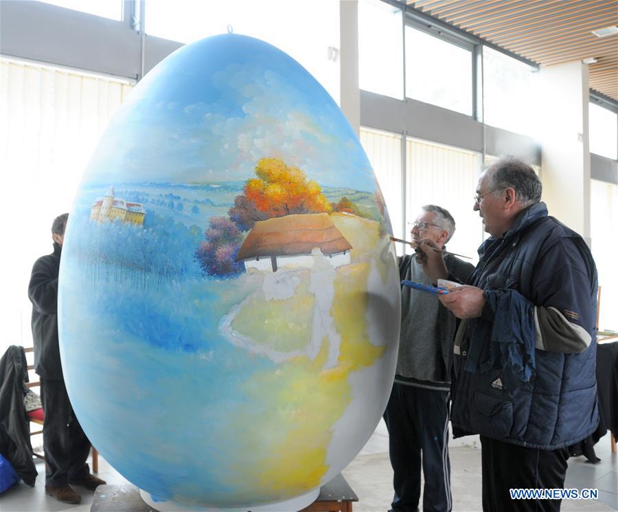 Fairy tales on eggs: Croatian painters draw Ea