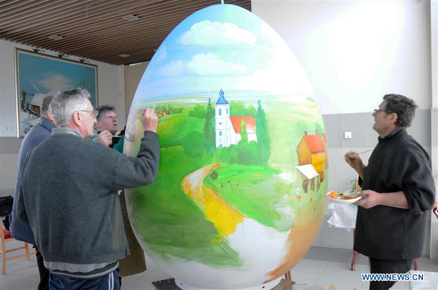 Fairy tales on eggs: Croatian painters draw Ea