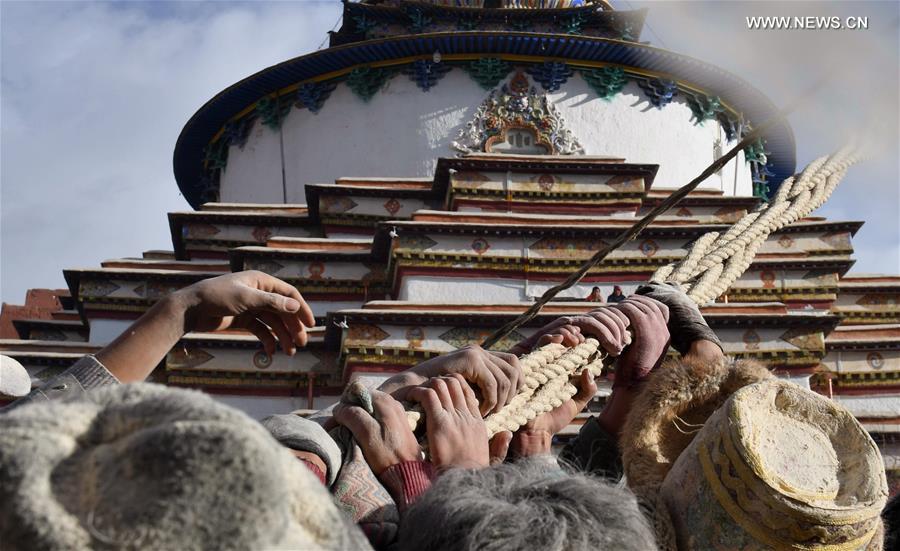 CHINA-TIBET-SPRING-TRADITIONAL ACTIVITY (CN)