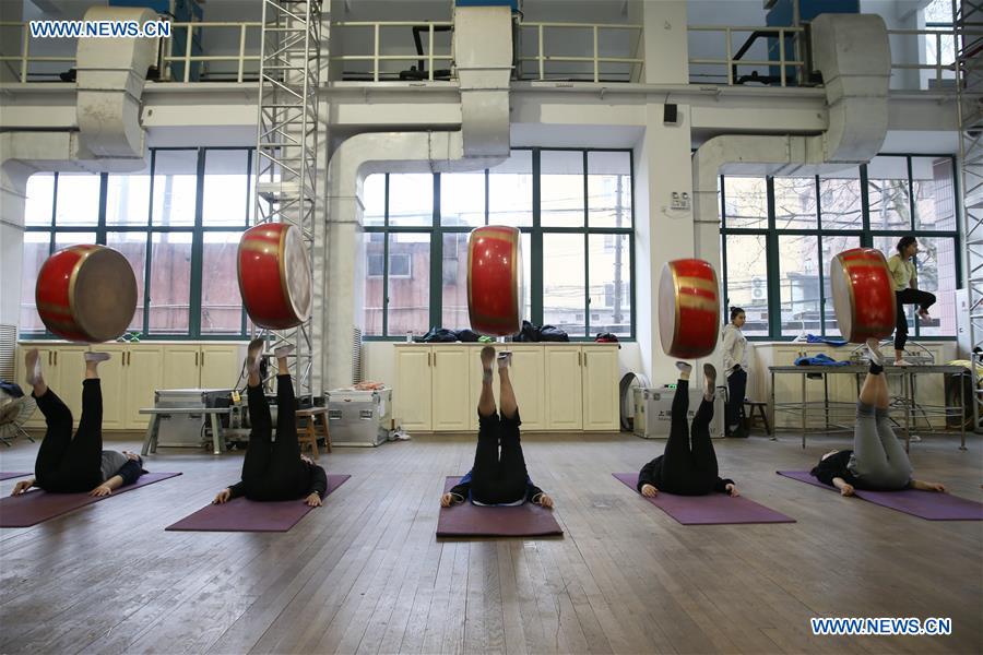 CHINA-SHANGHAI-CIRCUS SCHOOL-XINJIANG STUDENTS (CN)