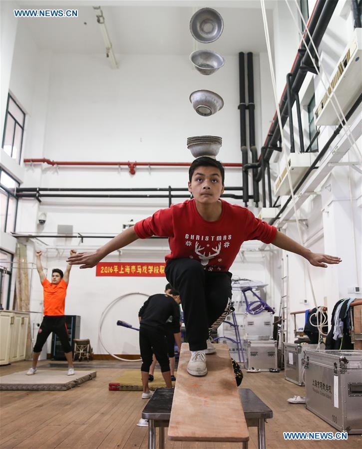 CHINA-SHANGHAI-CIRCUS SCHOOL-XINJIANG STUDENTS (CN)