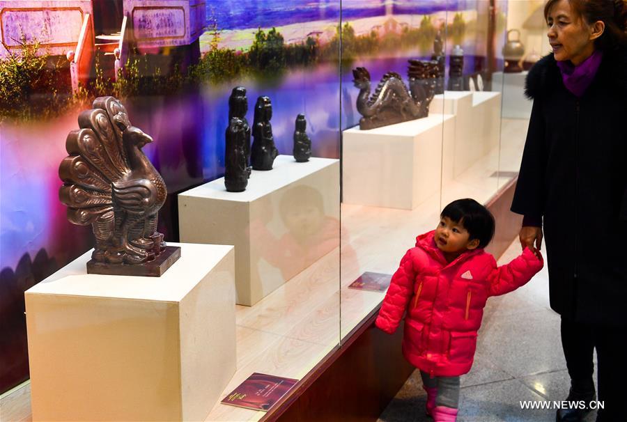 More than 700 artworks of chocolate participate in the art exhibition. 
