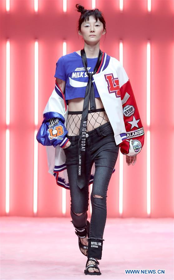 CHINA-BEIJING-FASHION WEEK (CN)