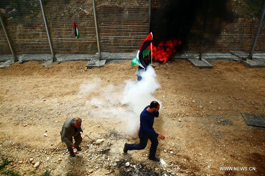 MIDEAST-BETHLEHEM-LAND-DAY-PROTEST