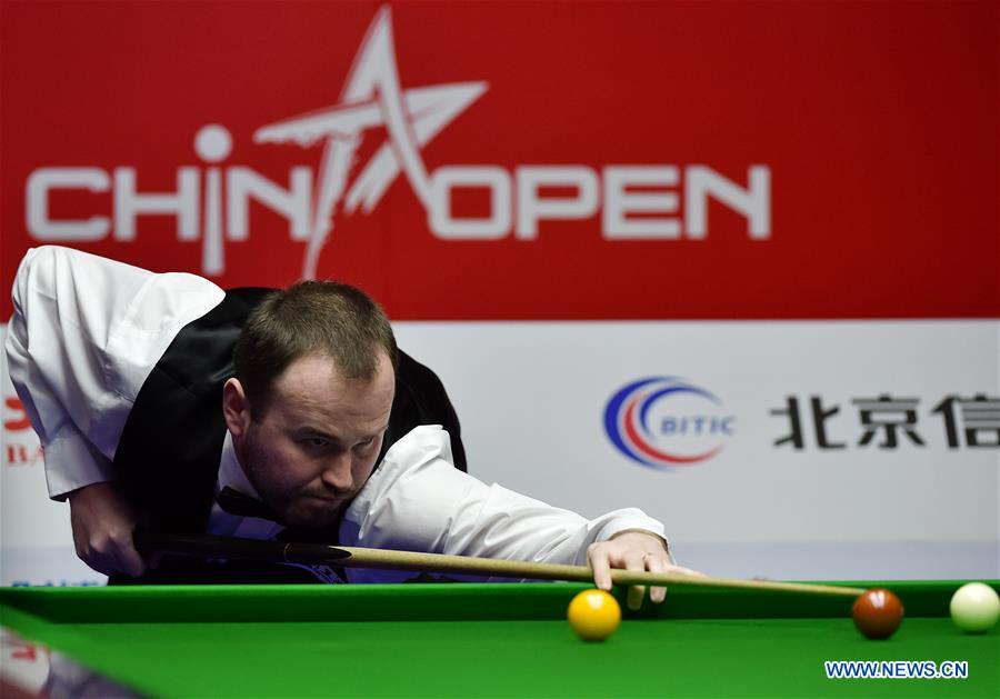 Mark Joyce of England competes during the 3rd round match against Ding Junhui of China at the 2017 World Snooker China Open Tournament in Beijing, capital of China, March 30, 2017. Ding won 5-3. (Xinhua/Zhang Chenlin) 
