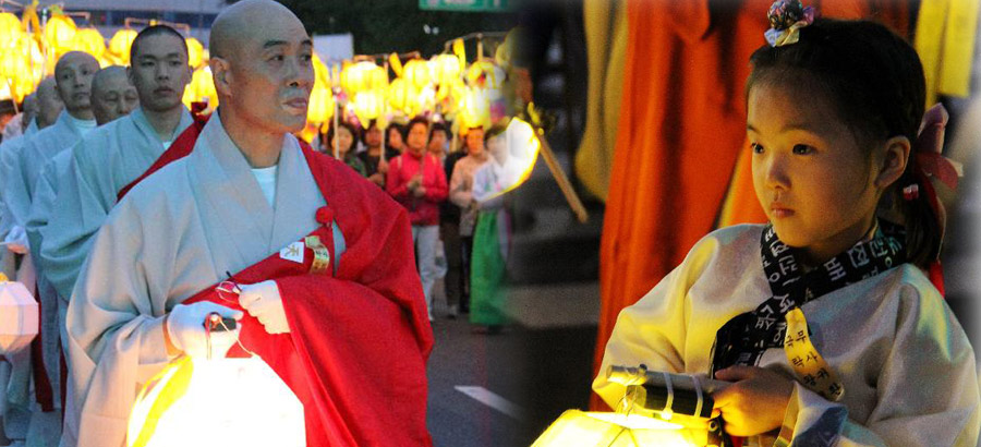 Locals, Buddhists give blessings for ferry disaster victims in Seoul