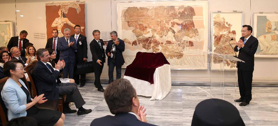 Chinese premier calls for closer cultural exchanges with Greece