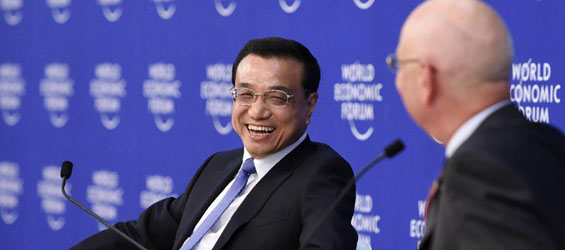 Premier Li, Klaus Schwab attend Summer Davos forum meeting in Tianjin