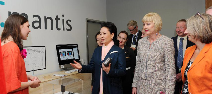 Peng Liyuan visits Massey University in Wellington, New Zealand