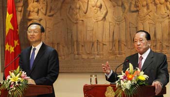 Cambodia, China vow to boost ties