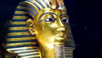 Egypt King Tut's beard "randomly" glued back on: experts