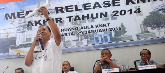 Co-pilot flying crashed AirAsia flight