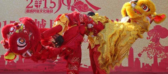 People celebrate Lantern Festival around China