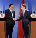 Chinese premier, Colombian president attend joint press conference