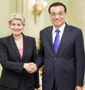 Premier Li meets director-general of UNESCO in Paris