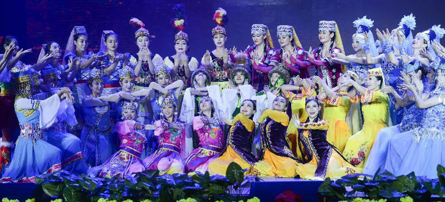 60th anniv. of 1st large scale oil field discovery marked in Karamay