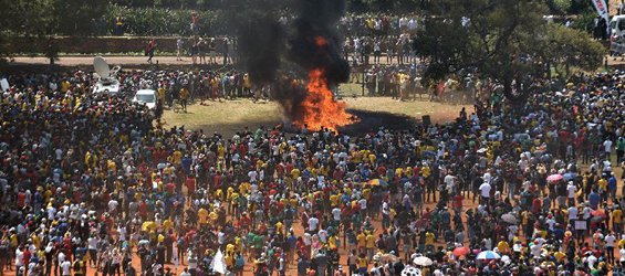 "FeesMustFall" protests continue across S. Africa