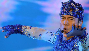 Singer Aaron Kwok holds concdert in Singapore