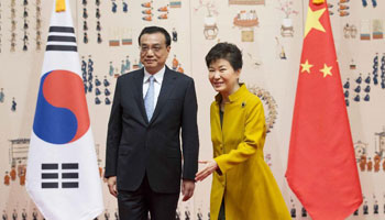 Premier Li holds talks with S. Korean president in Seoul