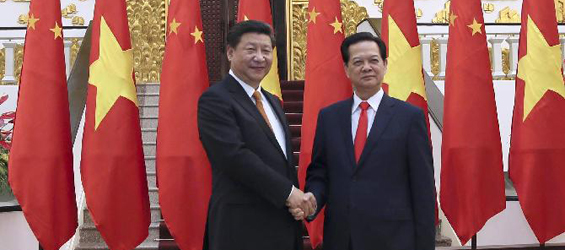 Chinese president holds talks with Vietnamese PM in Hanoi