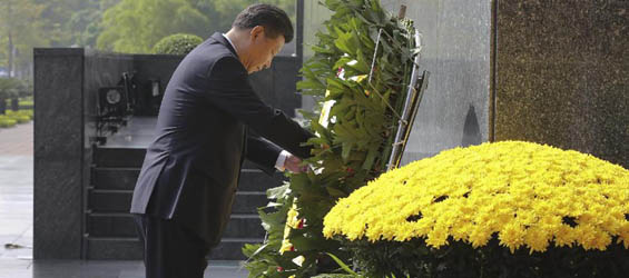 Chinese president attends wreath laying ceremony in Hanoi