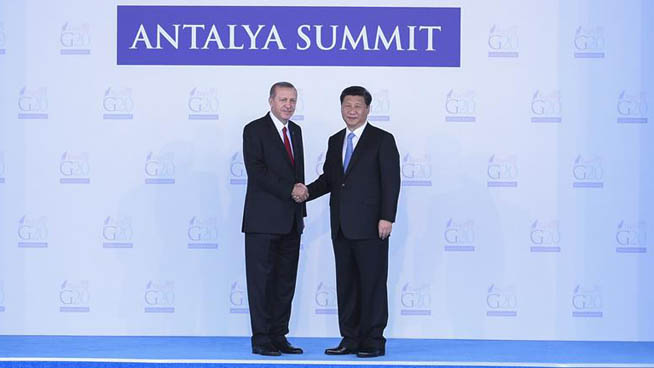 President Xi welcomed by Turkish counterpart in Antalya