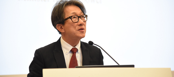 Minister for Manpower of Singapore attends 2015 SMU China Forum