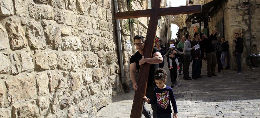 Christian pilgrims mark Good Friday in Jerusalem