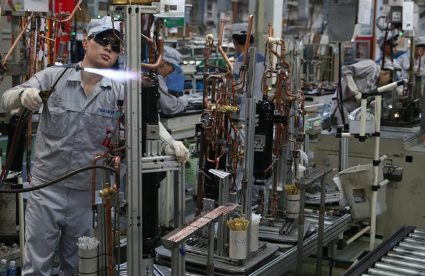 China's industrial profits return to growth