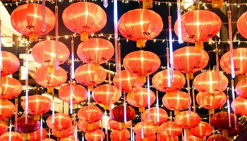 Budapest zoo hosts Chinese lantern festival