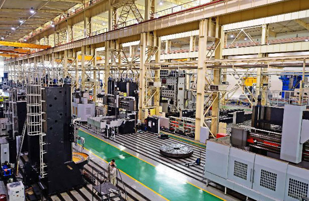 China's manufacturing activity expands at slower pace