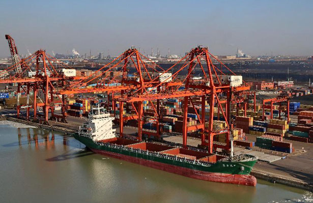 Data show economy holding steady but pressure remains