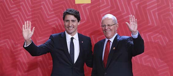 Kuczynski welcomes leaders before APEC Economic Leaders' Meeting