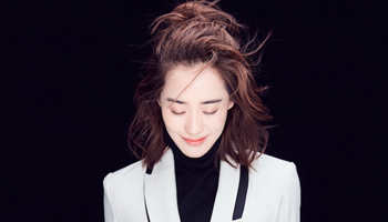 Wang Zhi covers fashion magazine