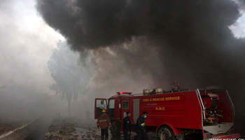 Huge fire breaks out at garments storage facility in S Pakistan