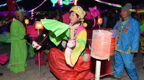 People perform Yangge dance in NE China to pray for good year