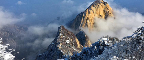 Scenery of Huashan Mountain after snow