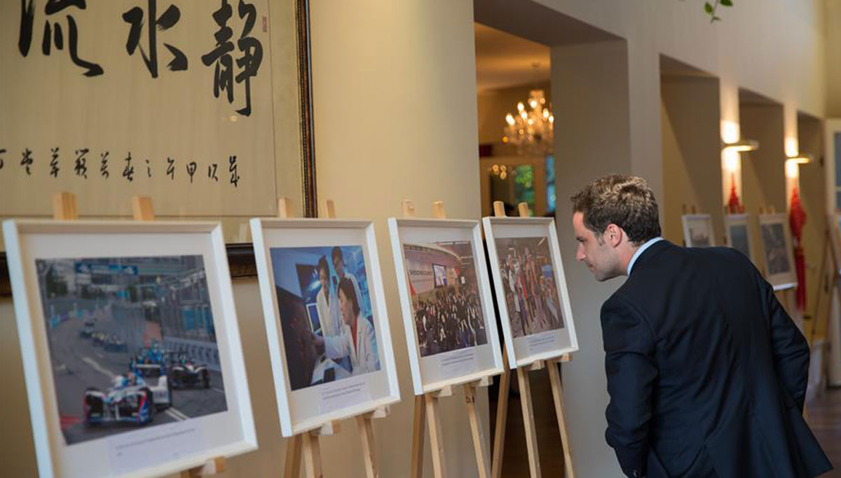 Photo exhibition held in Israel, France to mark 20th anniv. of HK's return to China