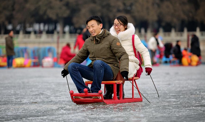 Come and enjoy ice skating at Summer Palace in Beijing