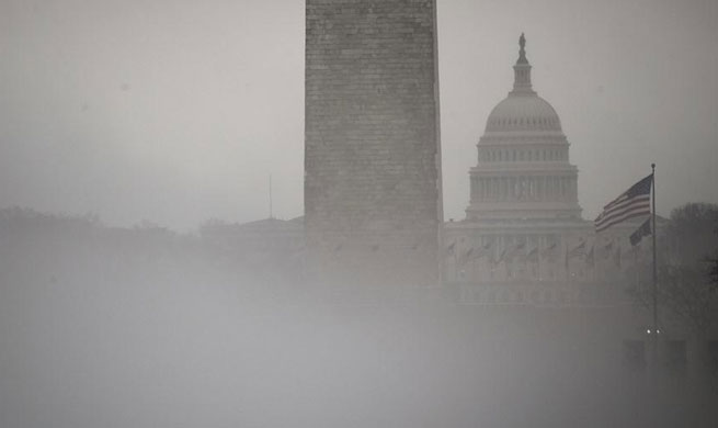 Thick fog hits Washington D.C.