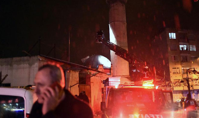 2 killed in Turkey's border city by rockets from Syria