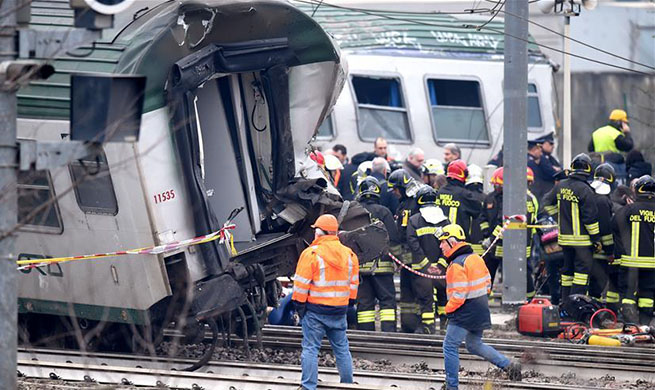 At least 2 dead, 10 seriously injured in train derailment in north Italy