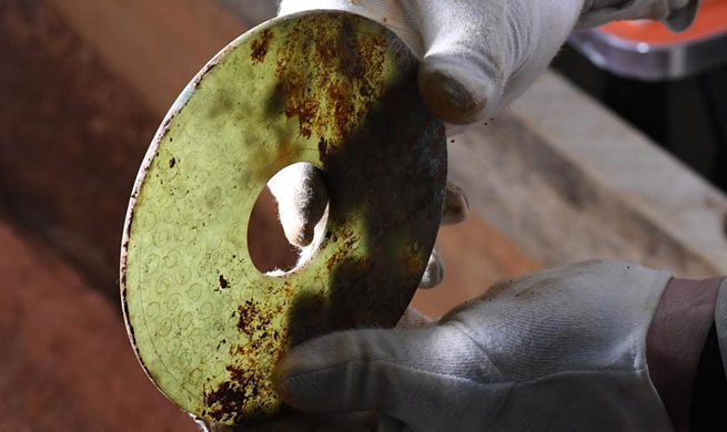 Jade relics unearthed from No. 5 tomb of Marquis of Haihun site in E China