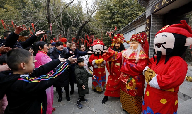 China celebrates birthday of "God of Wealth"