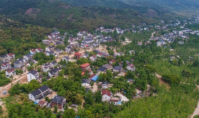 Rural living environment greatly improved in Zhejiang, east China