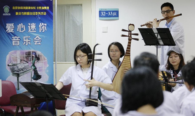 Free musical performance staged in hospital in Beijing
